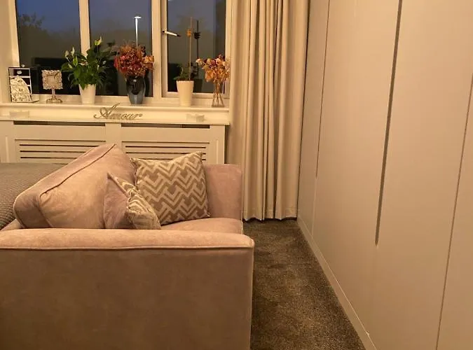 Niv\'S Home Away From Home